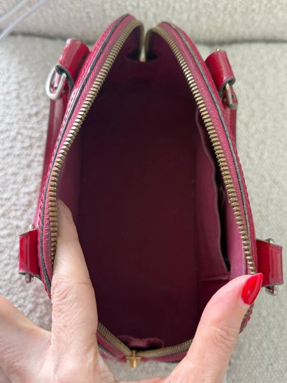 LOUIS VUITTON Alma BB Handbag - Picture 6 of 8